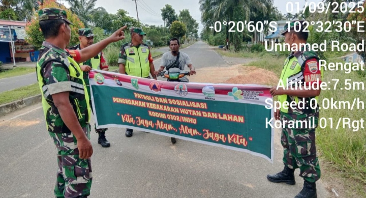 Cegah Karhutla Babinsa Koramil 01/Rengat Pantang Lengah Terus intensif Patroli Di Musim Kemarau, Ini Penjelasanya.