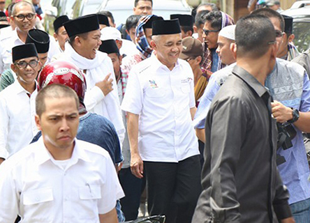 Hadiri Tradisi, Wako Pekanbaru Balik Kampung dan Ziarah