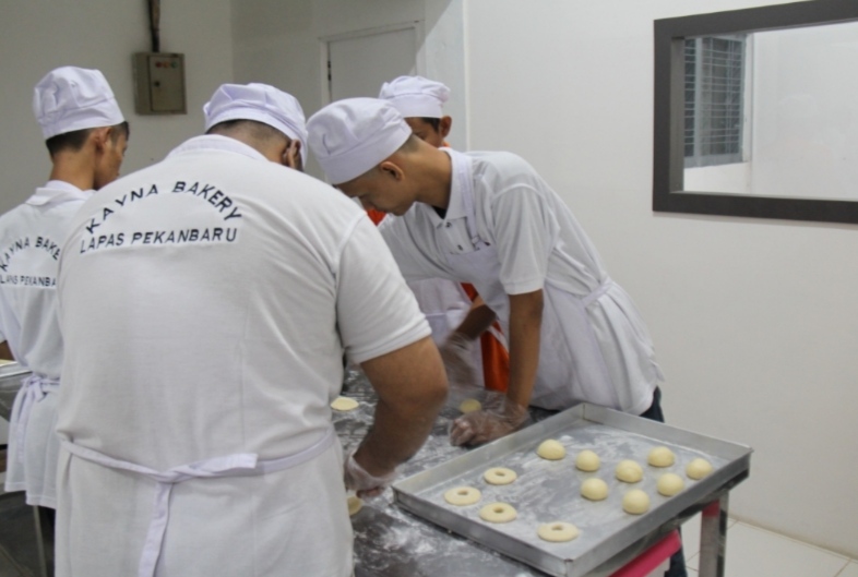 Produktivitas, Roti Kayna Bukti Pembinaan Kemandirian di Lapas Kelas IIA Pekanbaru