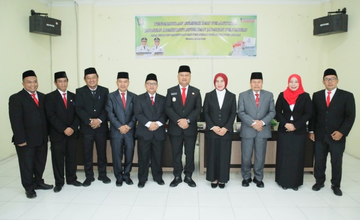 Wakil Bupati Lantik 2 Pejabat Disdukcapil Kabupaten Asahan