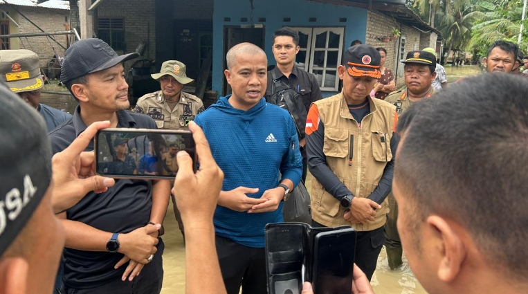 Pj Wako Bersama Wako Tebingtinggi Terpilih Tinjau Lokasi Banjir