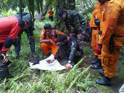 Mencari Anggota TNI Yang Hilang, Tim Basarnas Diterjunkan