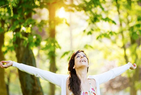 Wanita Tinggal di Rumah Bernuansa Alam Lebih Panjang Umur