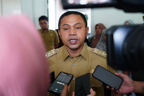 Jelang Lebaran, Gubri Abdul Wahid Desak PUPR Bekerja Optimal