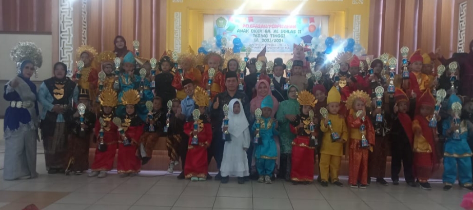 Yayasan RA Al Ikhlas Kota Tebingtinggi Gelar Pelepasan dan Perpisahan 61 Siswa/i TK