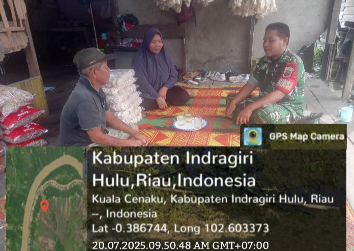 Temui Pelaku Usaha UMKM Babinsa Menjalankan Komsos Untuk Berikan Motivasi.