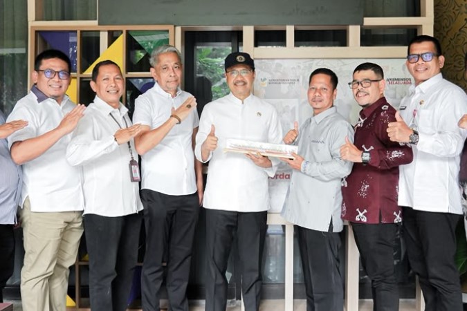 Pacu Jalur Tepian Narosa Makin Bergema, Mensos Beri Sinyal Hadir Buka Event dan Resmikan Sekolah Rakyat