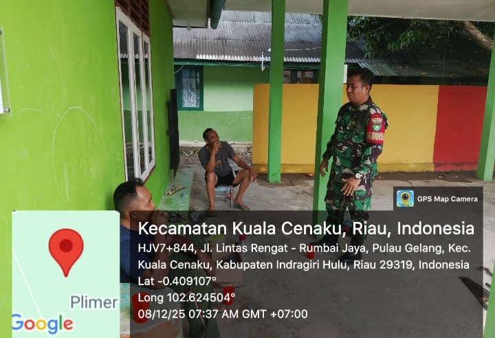 Mempermudah Tugas Sebagai Babinsa Koramil 01/Rengat Laksanakan Komsos Dengan Warga Desa Binaan