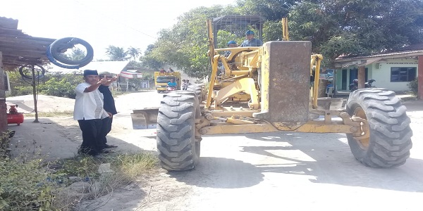 Pemdes Lidah Tanah Buka Jalan Baru Untuk Akses Jalan Pertanian