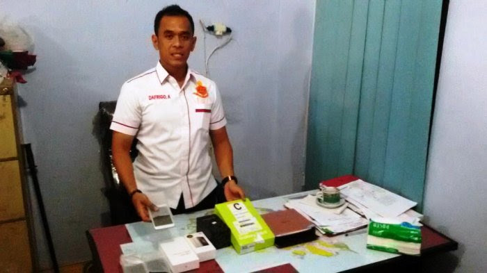 Tim Polisi Buser Pelalawan  Masih Buru Pemilik Ratusan Handpone Ilegal