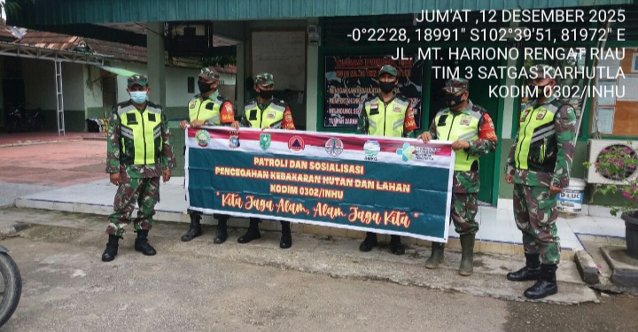 Tidak Hanya Sebagai Aparat TNI AD Babinsa Koramil 01/Rengat Juga rutin patroli dan sosialisasi pencegahan Karlahut.