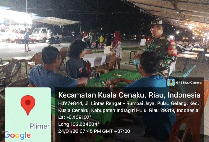 Pentingnya Jaga Keamanan Lingkungan Pada Malam Hari  Babinsa Koramil 01/Rengat Lakukan Patroli Malam