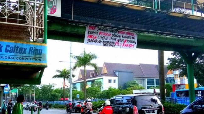 Warga Protes Kado Pahit Awal Tahun dari Pak Jokowi