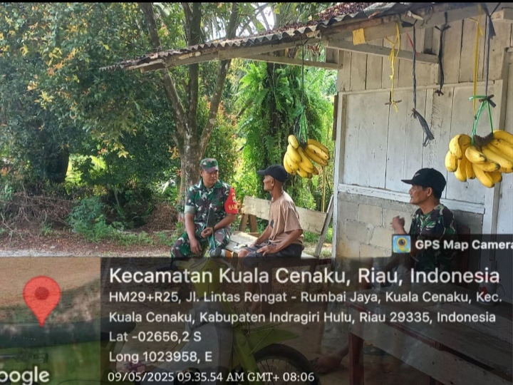 Untuk Mempereret Silaturahmi Babinsa Koramil 01/Rengat Komsos Dengan Warga Desa Binaan