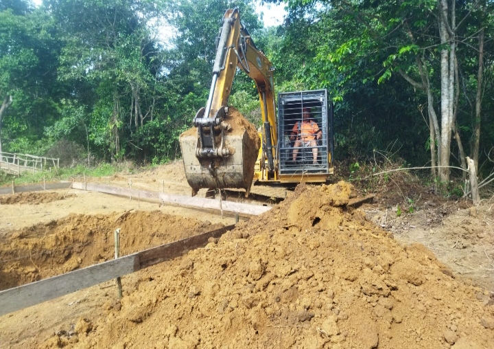 Pembangunan Jembatan Gantung Garuda Berlanjut, Satgas Kodim 0302/Inhu Fokus Kerjakan Pondasi