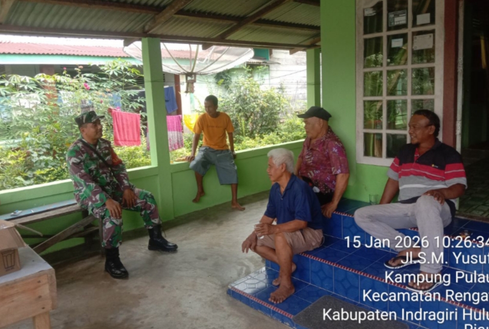 Babinsa Laksanakan Komsos sebagai Media Informasi di Wilayah Jajaran