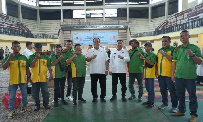 Bupati Asahan Dan Wakil Bupati Silaturahmi Dengan Ratusan Petugas Kebersihan Asahan