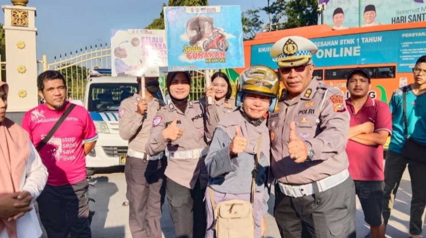 Ditlantas Polda Riau Gelar Kampanye Keselamatan Berlalu Lintas dan Green Policing di Area CFD Pekanbaru