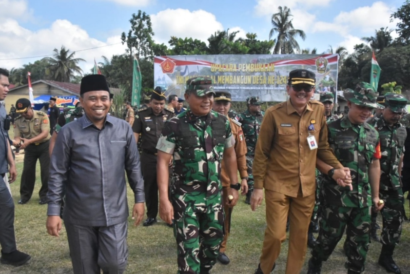 Pembukaan TMMD Ke-124 di Kodim 0320/Dumai Dihadiri Danrem 031/WB