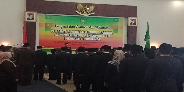 Bupati Amril Mengingatkan Bekerjalah Seperti Dua Tangan Dan Bukan Dua Telinga Pada Pejabat Yang Dilantik