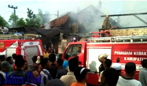 Si Jago Merah Hanguskan Rumah, Toko dan Kios Bensin