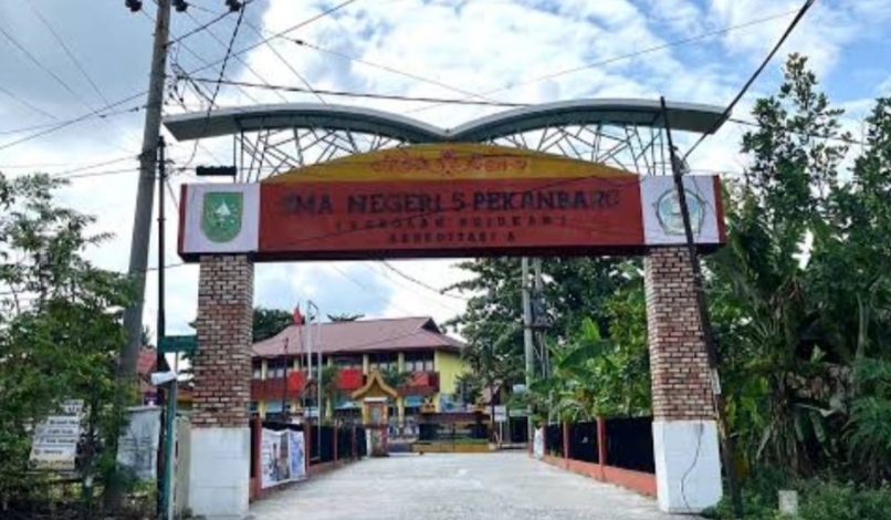 Gubernur Riau Diminta Bertindak Tegas dalam Mengevaluasi Kepsek SMAN 5 Pekanbaru