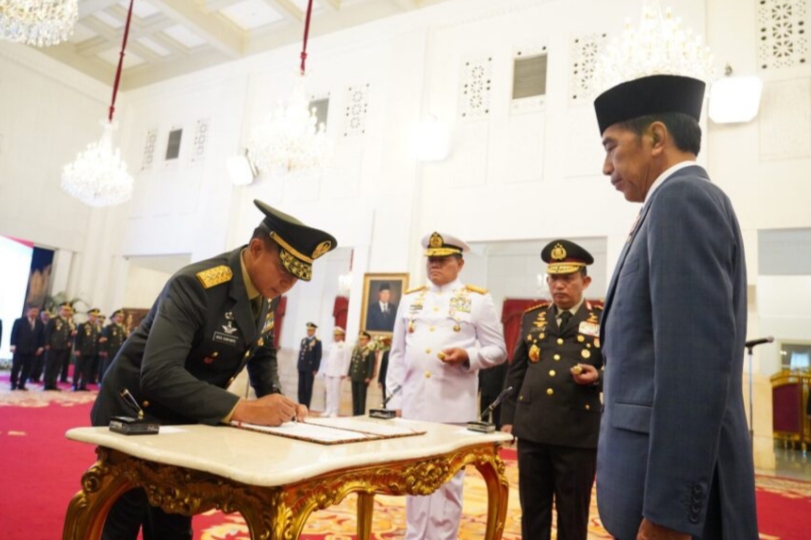 Presiden Joko Widodo Lantik Jenderal TNI Agus Subiyanto Sebagai Kasad