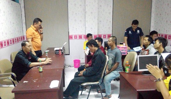 Diduga Ada Selisih Barang, 5 Buruh 'Ditahan'