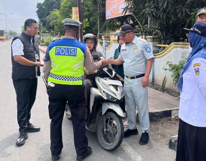 Polres Tebing Tinggi Operasi Gabungan Sosialisasi Pajak Kendaraan