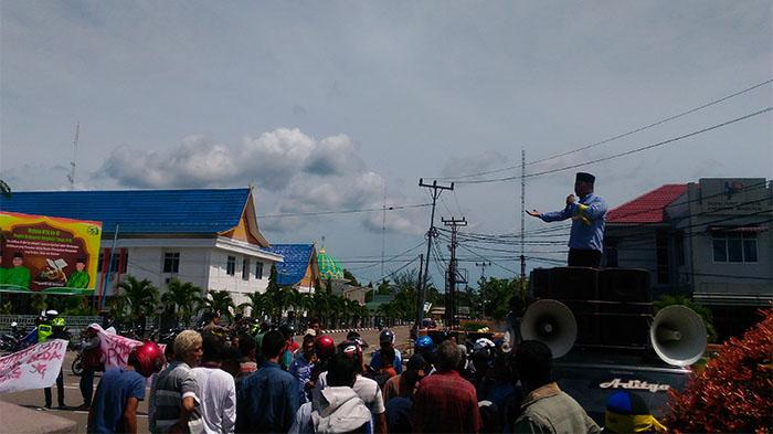 Tuntutan Tak Kunjung Ditanggapi, Massa SMKB Kembali Datangi DPRD Bengkalis