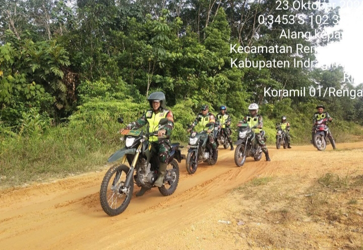 Babinsa Koramil 01/Rengat Tetap Rutin Laksanakan Patroli Dan Sosialisasi Karhutla