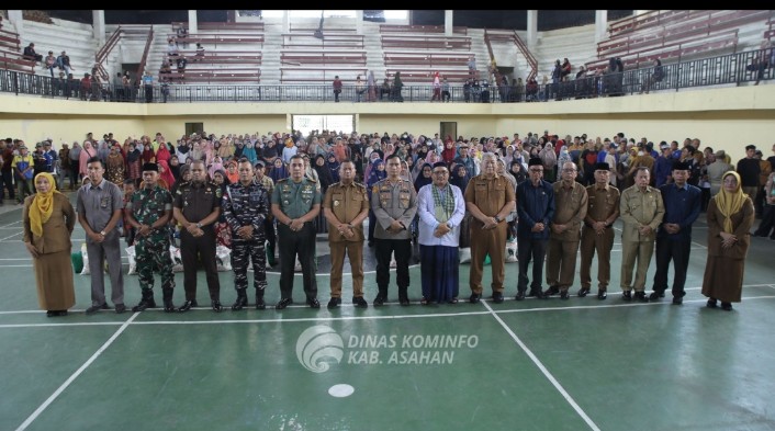 Pemkab Asahan Menyerahkan Bantuan Beras Kepada 1000 Kaum Dhuafa