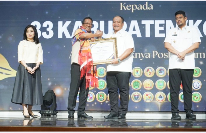 Bupati Asahan Terima Penghargaan Dan Penguatan Bantuan Hukum Dari Menteri Hukum RI