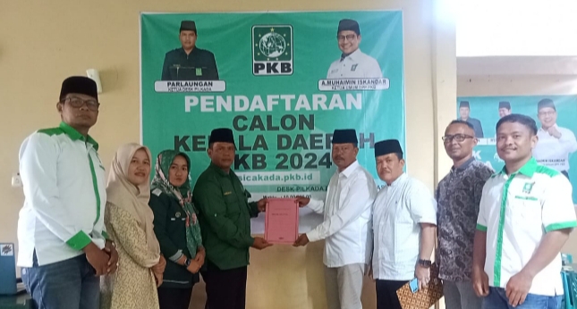 Bacalon Bupati Pasaman Desrizal Kembalikan Formulir ke PKB