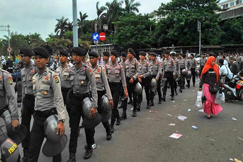 Susul Massa Demo ke Balaikota, Puluhan Polisi dan Barracuda Tinggalkan KKP