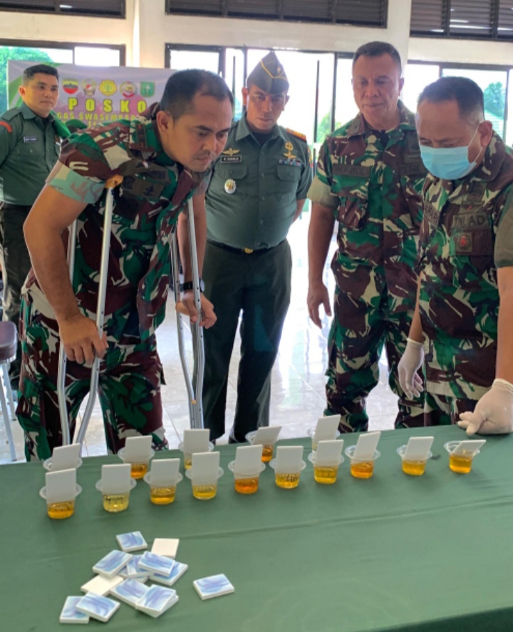 Dandim 0302/Inhu-Kuansing   Lakukan Tes Urin Terhadap Prajurit TNI AD Kodim 0302/Inhu Wilayah Kabupaten Kuansing