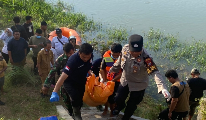 Polres Tebing Tinggi Evakuasi Mayat Pria yang Ditemukan di Sungai Padang