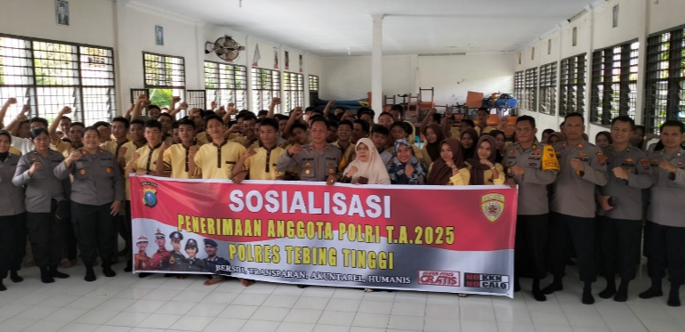 Wakapolres Sosialisasi Penerimaan Polri Jalur Bakomsus di SMK Negeri 4 Tebingtinggi