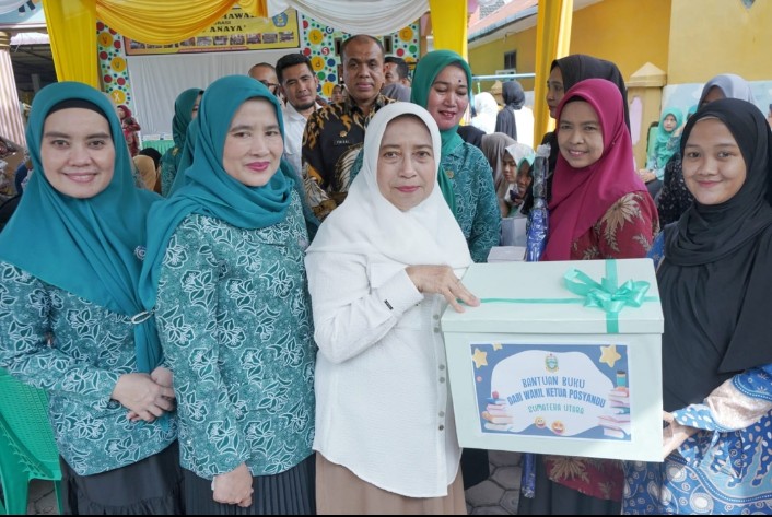 Wakil Ketua TP. PKK Sumatera Utara Dan Ketua TP. PKK Kabupaten Asahan Kunjungi Posyandu Dan PAUD