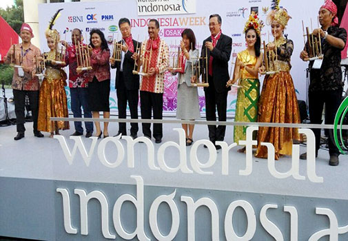 Menpar Bidik Sejuta Wisman Dari Angklung