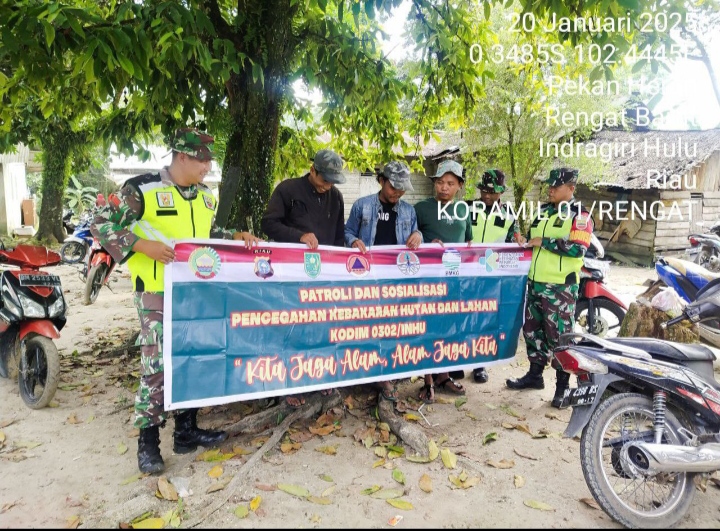 Babinsa Koramil01/Rengat Kodim 0302/Inhu Melaksanakan Sosialisasi Dan Patroli Tentang Bahaya Karhutla