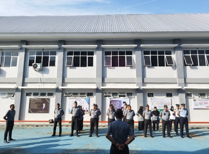 Kasubbag TU Pimpin dan Berikan Amanat Apel Pagi Lapas Narkotika Rumbai