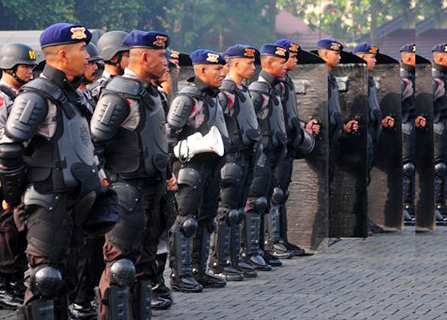 Seratus Brimob Polda Riau Diterjunkan Ke Batam