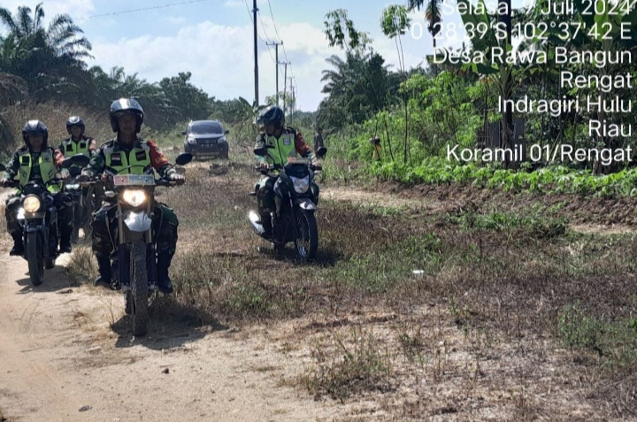 Tidak Ingin Kebakaran Terjadi, Babinsa Patroli, sosialisasi Karhutla Kepada Masyarakat.