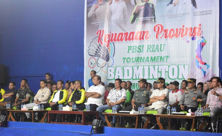 Dandim 0302/Inhu- Kuansing Hadiri Penutupan Kejuaraan Provinsi PBSI Riau Tournament Badminton Bupati Inhu Cup 2025