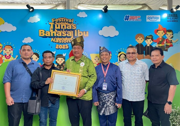 Bupati Asahan Terima Penghargaan Nasional Dari Kementerian Pendidikan Dasar Dan Menengah RI