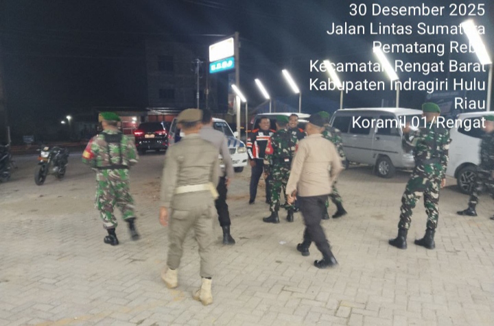 Jelang Nataru Personil Koramil 01/Rengat Melaksanakan Patroli Untuk Ciptakan Kondisi Aman dan Nyaman