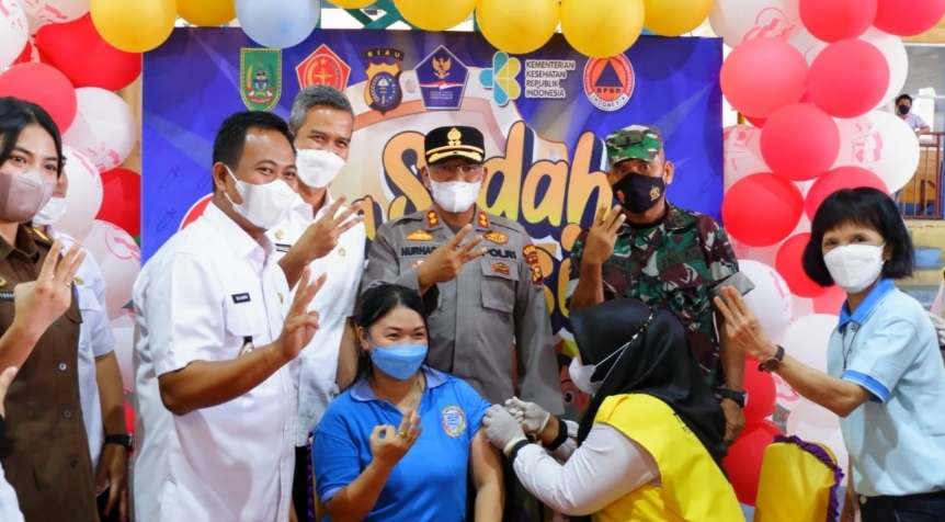 Kapolres AKBP Nurhadi Ismanto Hadiri Launching Vaksinasi Serentak Indonesia Anak Usia 6- 11 Tahun dan Dosis Lanjutan Rohil