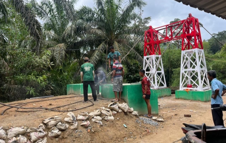 Sinergi Membangun Desa TNI Percepat Pengerjaan Jembatan Gantung Perintis Garuda di Rantau Langsat
