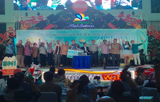BNI Bagi-bagi Hadiah Motor dan Mobil